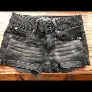 AMERICAN EAGLE “shortie” shorts